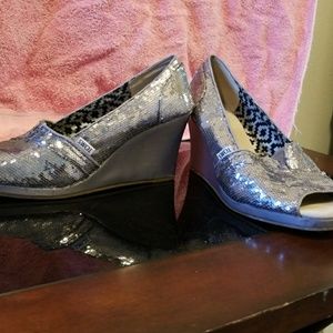 Toms wedges